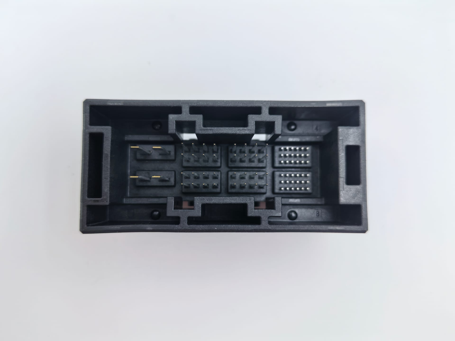 五金嵌入成型品 3