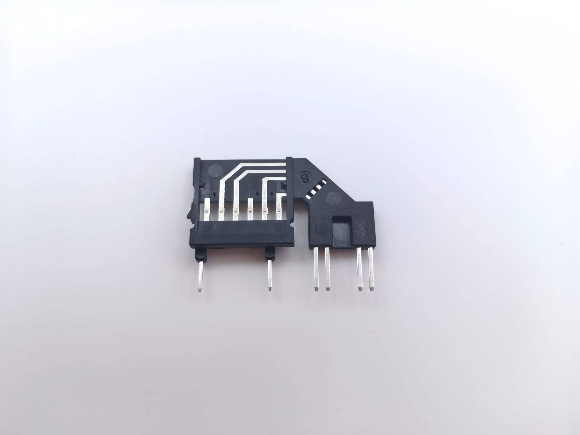 五金嵌入成型品 5